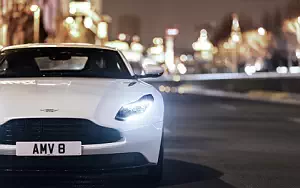   Aston Martin DB11 V8 - 2017