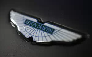 Обои автомобили Aston Martin Rapide (Quantum Silver) - 2010