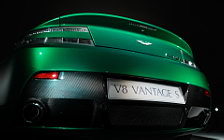  Aston Martin V8 Vantage S Roadster - 2011