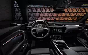   Audi Q8 55 e-tron quattro - 2022