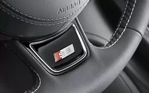   Audi S8 - 2011