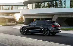   Audi SQ8 e-tron quattro - 2022