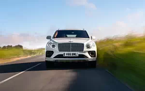 Обои автомобили Bentley Bentayga Hybrid First Edition (Ghost White) UK-spec - 2021
