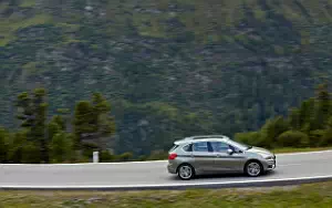   BMW 225i Active Tourer - 2014