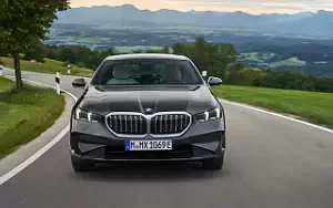   BMW 530e (Sophisto Grey Metallic) - 2023