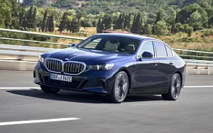   BMW i5 eDrive40 M Sport (Tanzanite Blue Metallic) - 2023