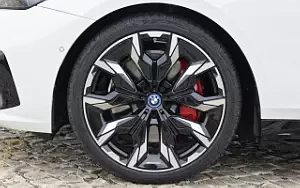   BMW i5 M60 xDrive (Alpine White Metallic) - 2023