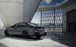   BMW M760e xDrive - 2022