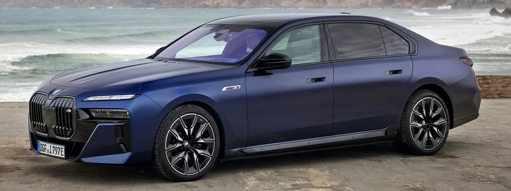   BMW i7 M70 xDrive (Frozen Tanzanite Blue) - 2023 - Car wallpapers