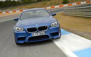 Обои автомобили BMW M5 Competition Package - 2013