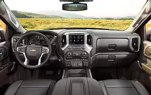   Chevrolet Silverado LTZ Z71 Crew Cab - 2018