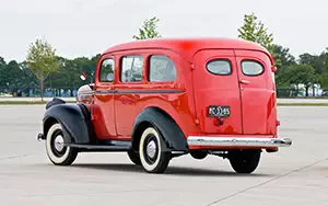   Chevrolet Suburban - 1946