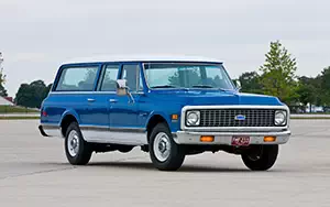   Chevrolet Suburban - 1972