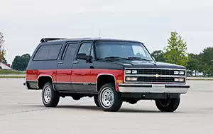   Chevrolet Suburban - 1990