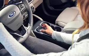   Ford Escape Hybrid SE - 2019