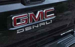   GMC Canyon Denali Crew Cab - 2022