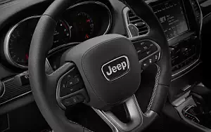   Jeep Grand Cherokee SRT - 2016