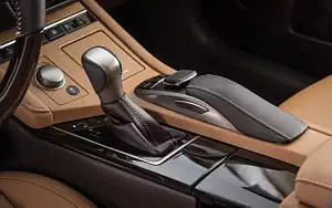   Lexus ES 350 US-spec - 2015