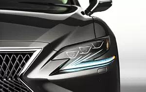   Lexus LS 500 US-spec - 2017