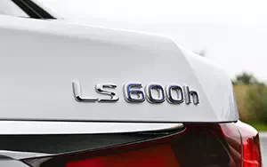   Lexus LS600h - 2012