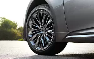   Lexus LS 500h AWD (Manganese Luster) - 2017