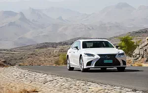   Lexus LS 500h AWD (Sonic White) - 2017