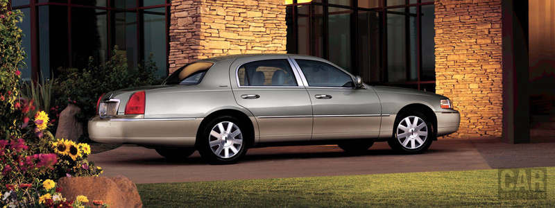   Lincoln Town Car - 2005 - Car wallpapers