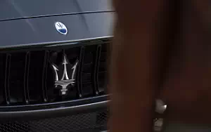 Обои автомобили Maserati Quattroporte Trofeo Carbon Pack - 2022