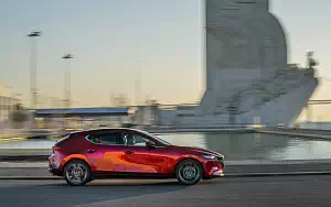   Mazda 3 Hatchback (Soul Red Crystal) - 2019