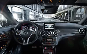   Mercedes-Benz CLA45 AMG - 2013