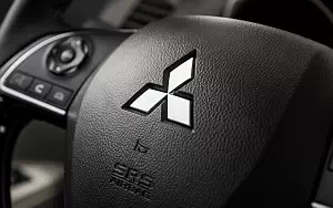   Mitsubishi Outlander Sport SEL US-spec - 2015