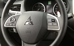   Mitsubishi L200 Double Cab - 2015