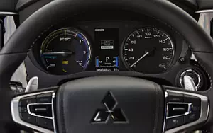   Mitsubishi Outlander PHEV - 2020