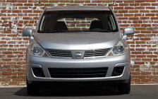   Nissan Versa Hatchback US-spec - 2007