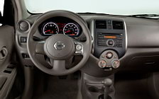   Nissan Versa - 2012