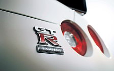   Nissan GT-R - 2011