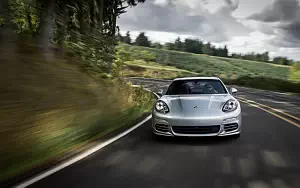      Porsche Panamera 4S US-spec - 2013