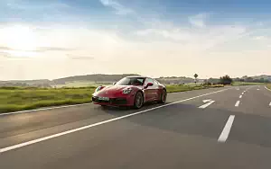   Porsche 911 Carrera Coupe (Guards Red) - 2019