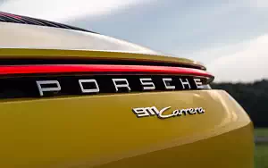   Porsche 911 Carrera Coupe (Racing Yellow) - 2019
