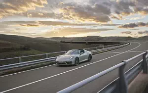 Обои автомобили Porsche 911 Targa 4 GTS - 2021