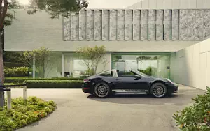 Обои автомобили Porsche 911 Targa 4 GTS Edition 50 Years Porsche Design - 2022