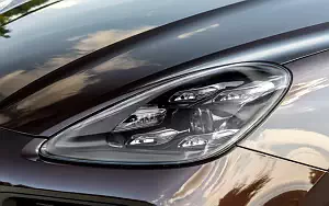   Porsche Cayenne Turbo Coupe (Mahogany Metallic) - 2019