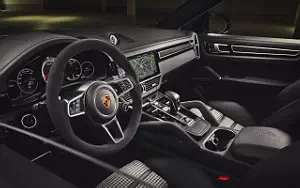 Обои автомобили Porsche Cayenne GTS Coupe - 2020