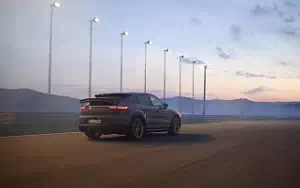 Обои автомобили Porsche Cayenne Turbo GT - 2021