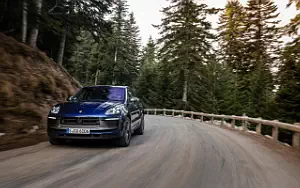   Porsche Macan T (Gentian Blue Metallic) - 2022