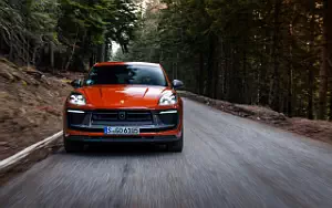   Porsche Macan T (Papaya Metallic) - 2022