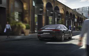 Обои автомобили Porsche Panamera Turbo - 2016