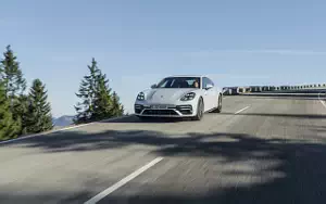 Обои автомобили Porsche Panamera Turbo S E-Hybrid (Carrara White Metallic) - 2020