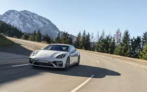 Обои автомобили Porsche Panamera Turbo S E-Hybrid (Carrara White Metallic) - 2020