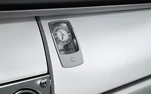   Rolls-Royce Wraith Inspired By Fashion - 2009